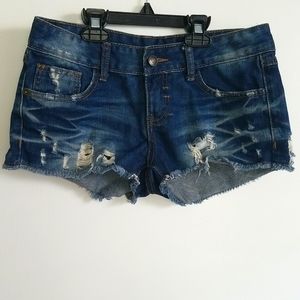 Vivi Jeans Distressed Raw Hem Frayed Denim Shorts